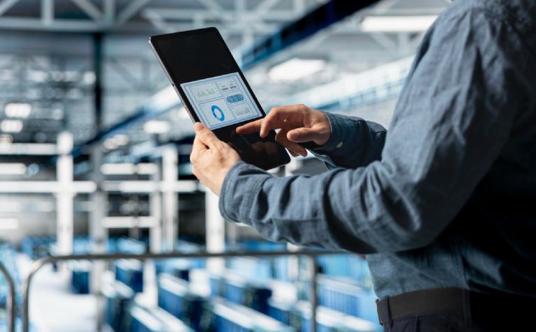 Autonomous Logistics & Predictive Routing (Oracle SCM & OTM)